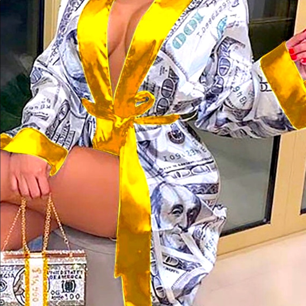 Money Robe Gold - Picture 2 of 3